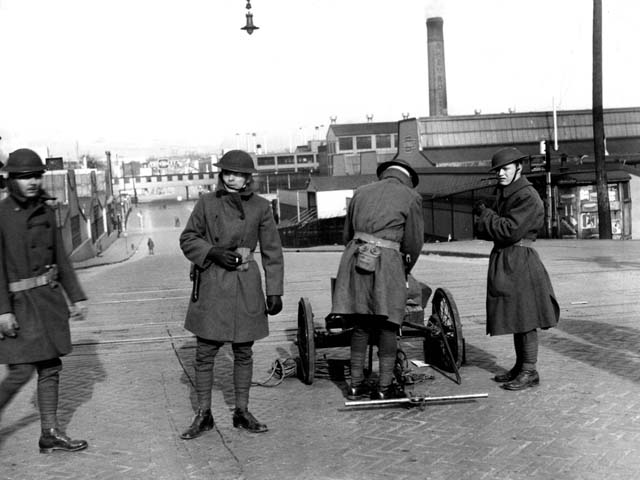 flint sit-down strike 1937_07