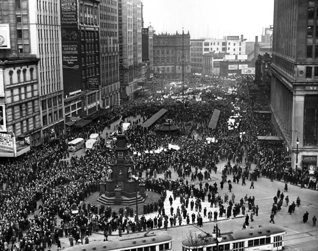 flint sit-down strike 1937_02